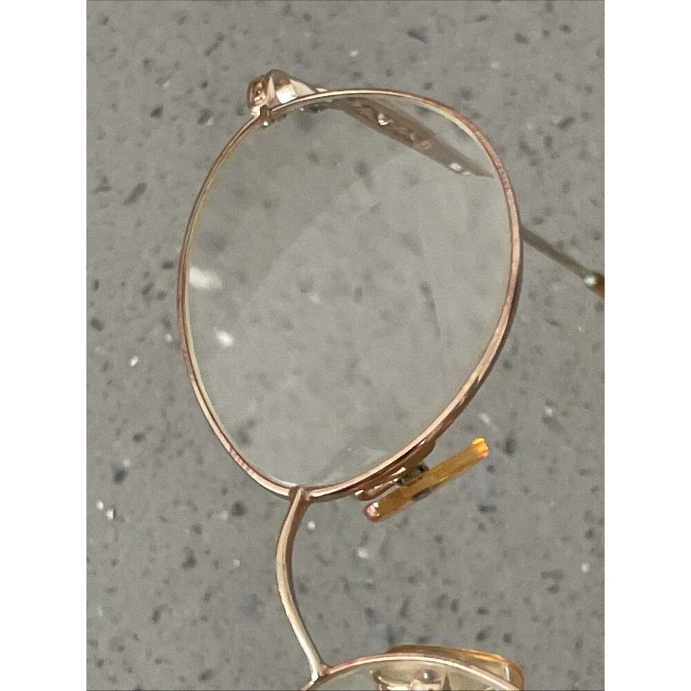 Elizabeth Arden this frames